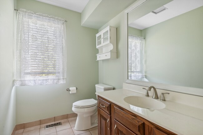 Building Photo - 1205 Brian Cir