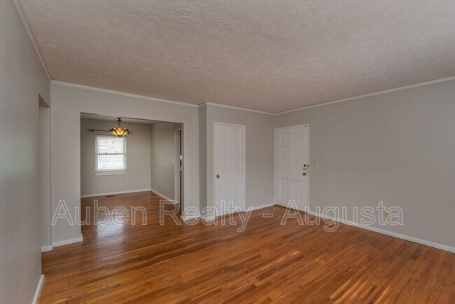 Building Photo - 501 Milledge Rd