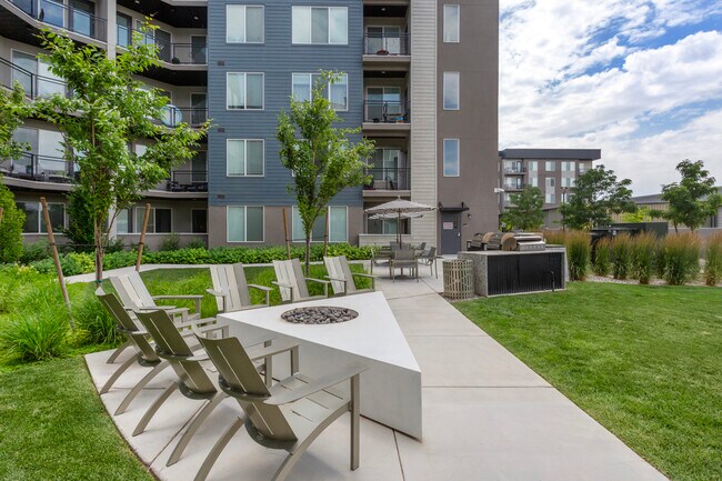 Building Photo - City Lofts Apartments