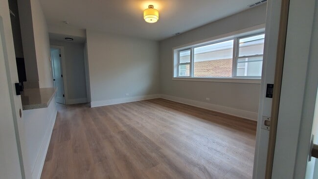 Building Photo - 2031 N 18th Ave