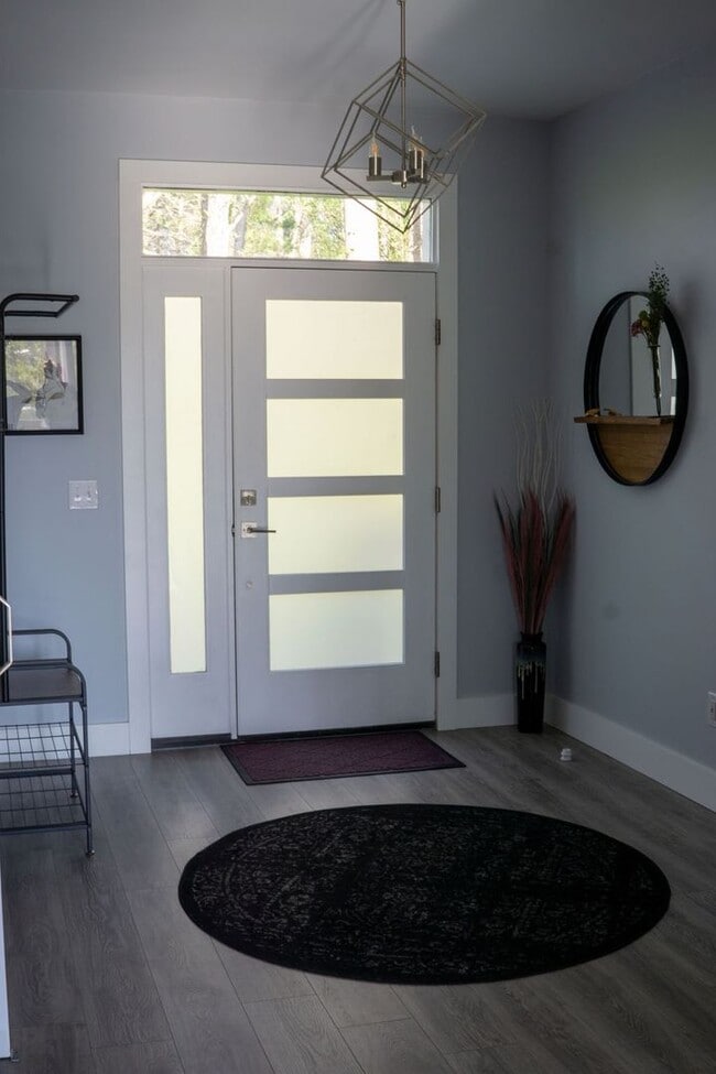 Building Photo - Modern Charm in the Country - Available Un...