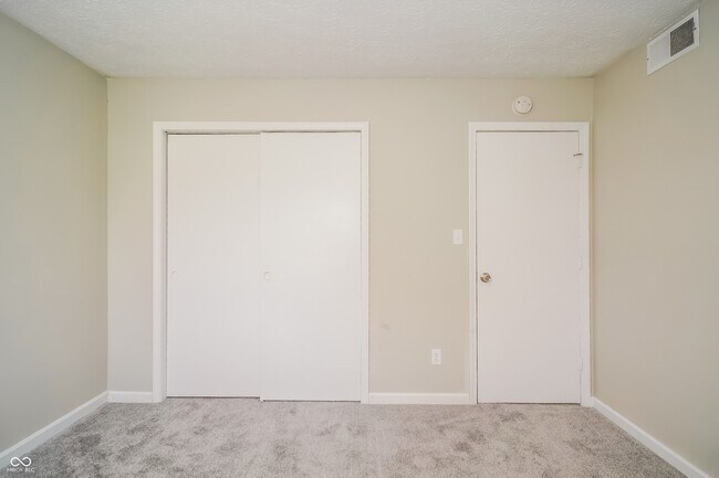 Building Photo - 6 Augusta Cir