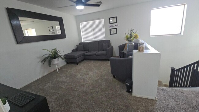 Building Photo - 13829 W Rovey Ave