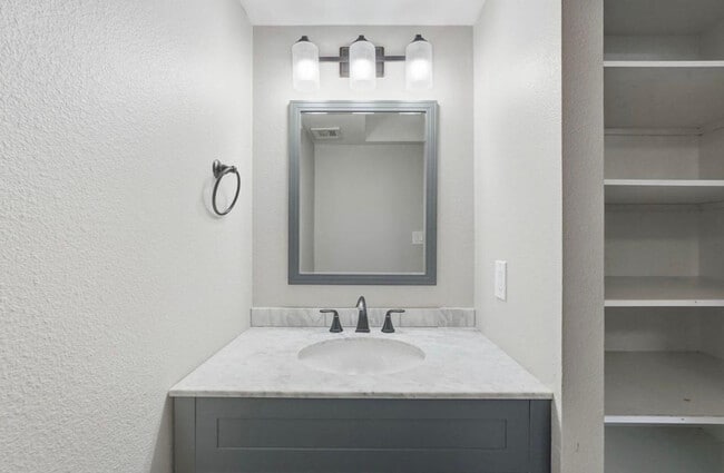 Building Photo - 4026 N Granite Reef Rd