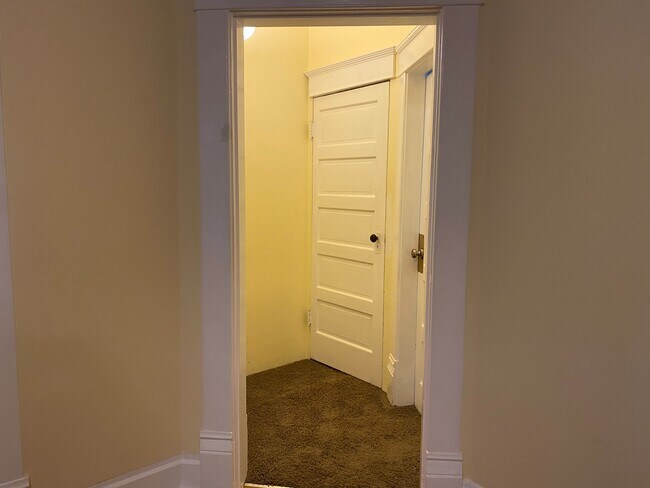 Building Photo - Historic John Rickard House