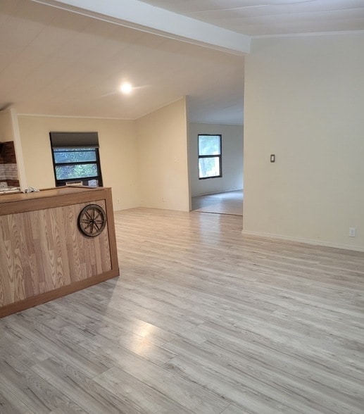 Building Photo - 491 E Sherwood Dr