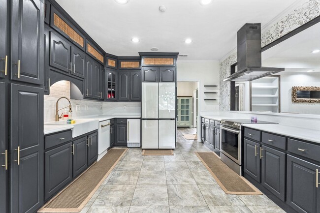 Building Photo - 6125 R C Sarvis Ln
