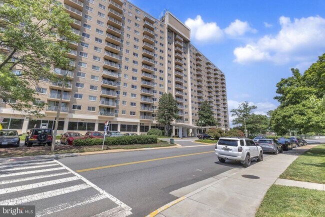 Building Photo - 1225 Martha Custis Dr