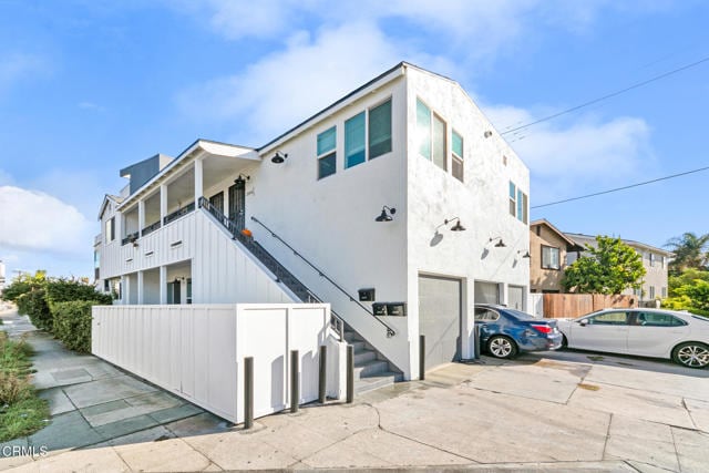 Building Photo - 2664 S La Brea Ave