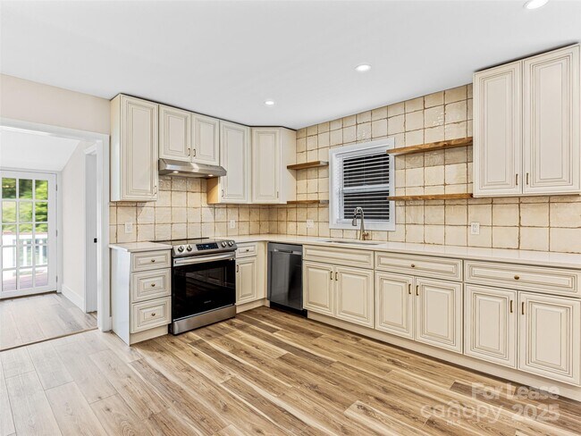 Building Photo - 42 Forsythe St