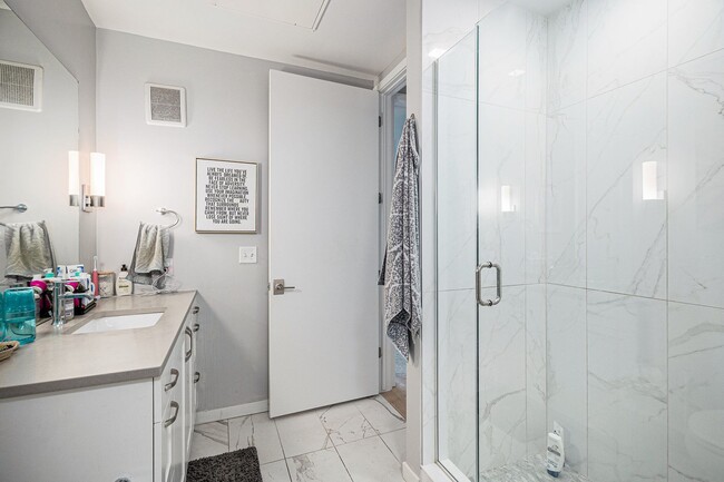 Building Photo - Coming Soon: One-Bedroom, One-Bath Condo i...