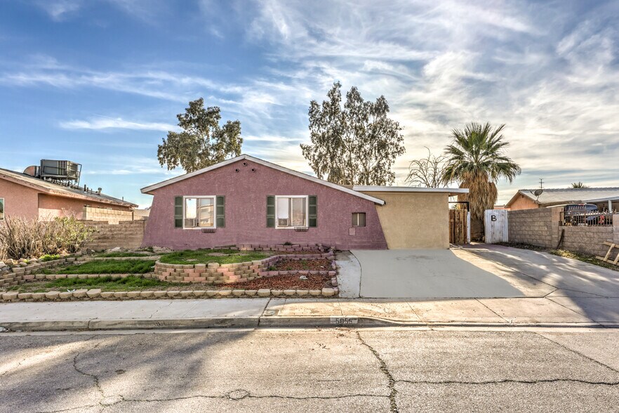 Building Photo - 5055 Arvada Way