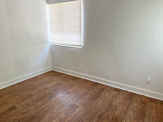Building Photo - Charming 2 Bedroom, 1 Bath Home in Tower District