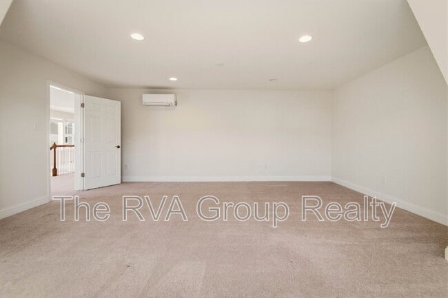 Building Photo - 5025 Rivermere Ln