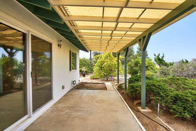 Building Photo - Spacious 4-bedroom, 2-bathroom home in coveted University City
