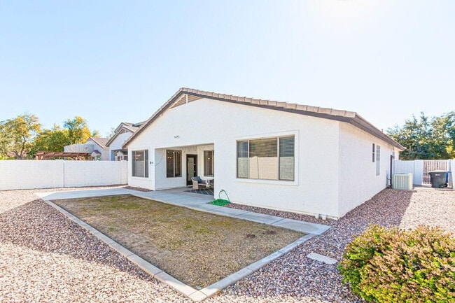 Building Photo - 862 E Gemini Pl