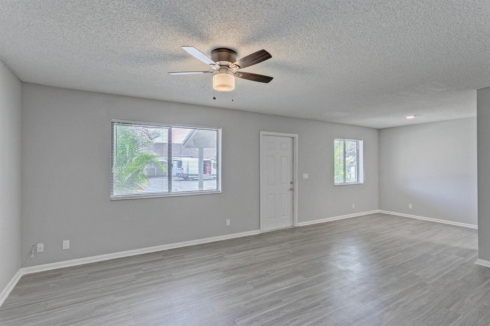 Building Photo - 9186 Roan Ln
