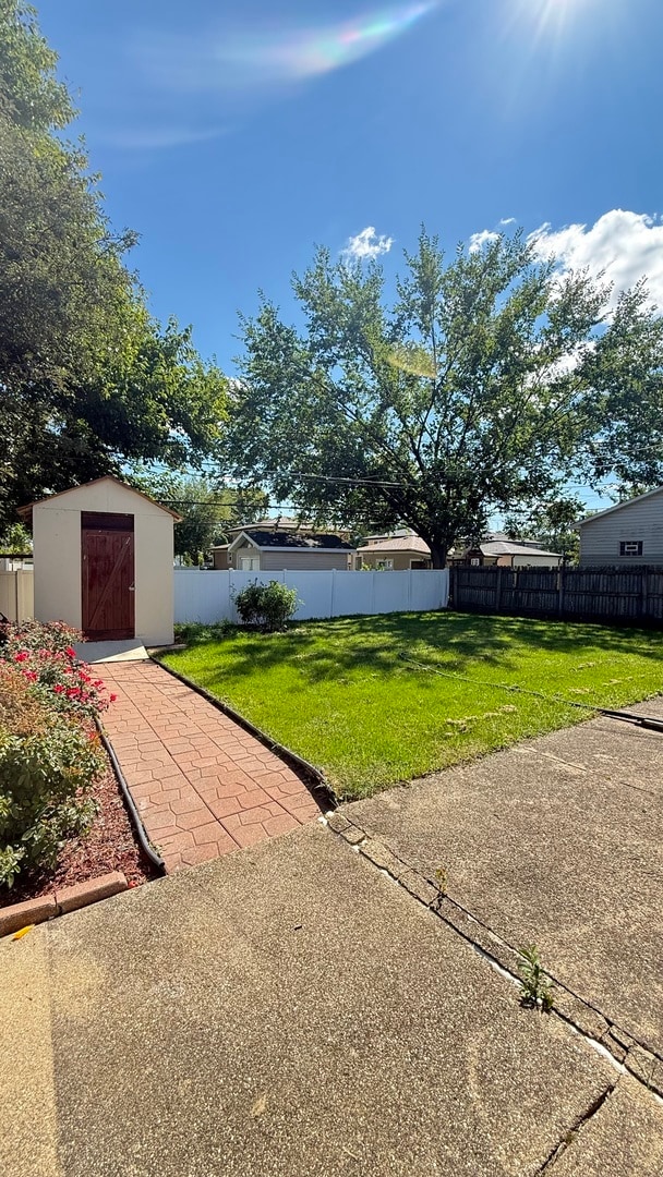 Building Photo - 14631 Knox Ave