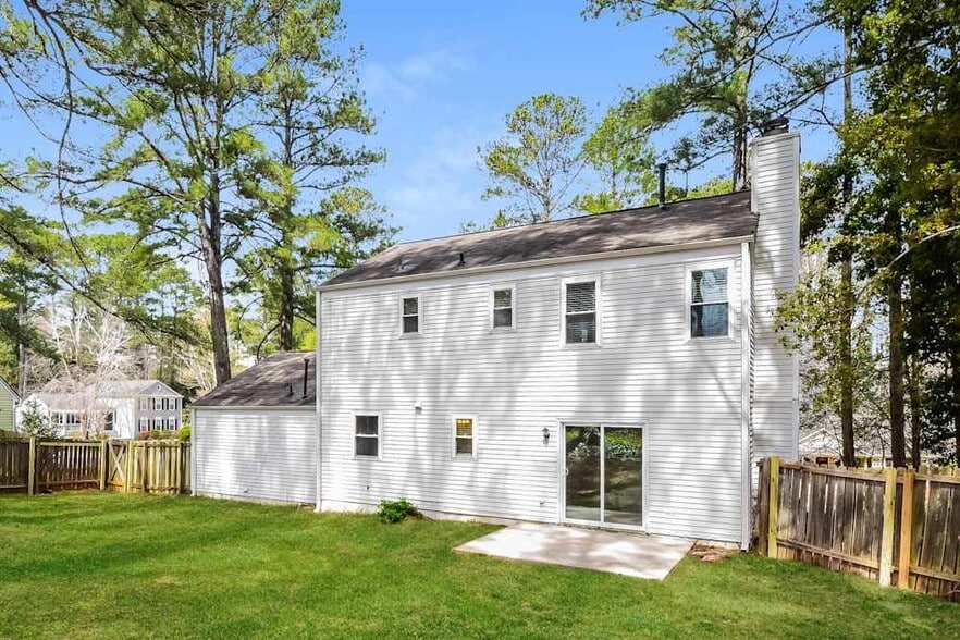 Building Photo - 645 Barrington Way