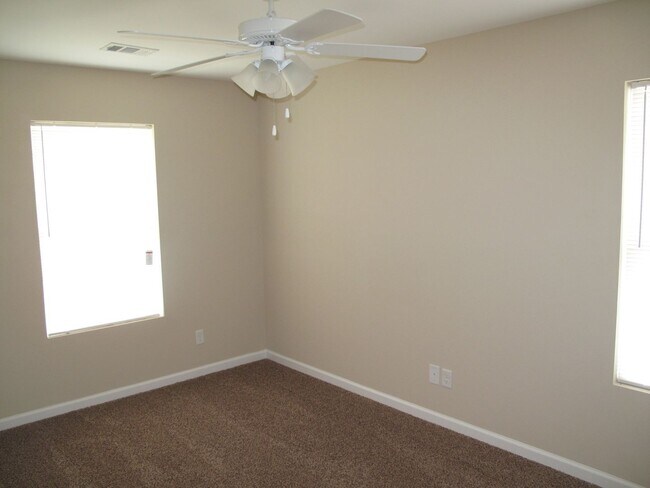 Building Photo - 155 Connor Lp