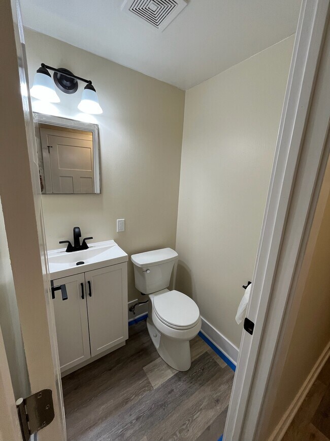 Building Photo - 577 Pine Line Dr