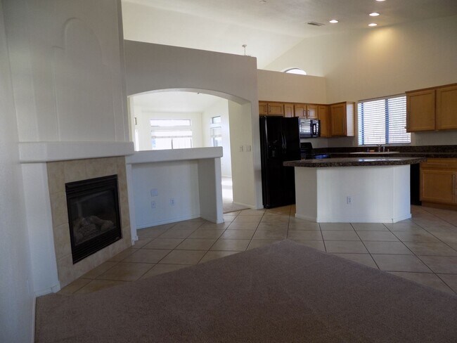 Building Photo - Single Story 4 Bedroom