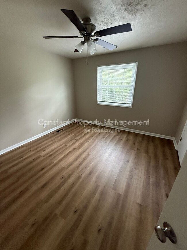 Building Photo - 2632 Coral Way