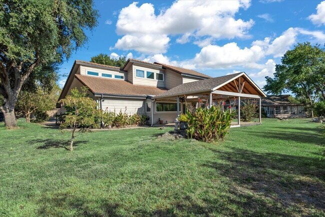 Building Photo - 6003 Long Leaf Dr