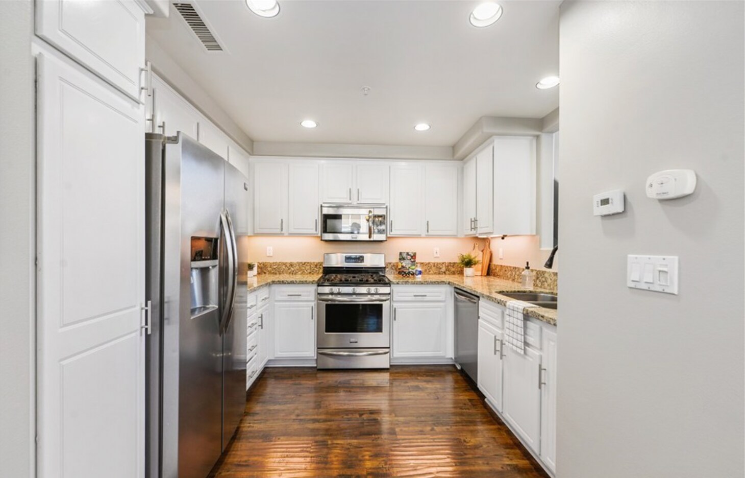 Building Photo - 2755 Dietrich Dr