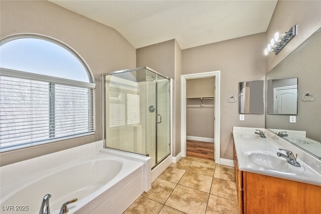 Building Photo - 1593 Dark Wolf Ave