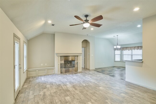 Building Photo - 13613 Vail Dr