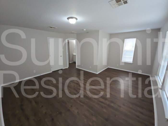 Building Photo - 120 Beech Dr