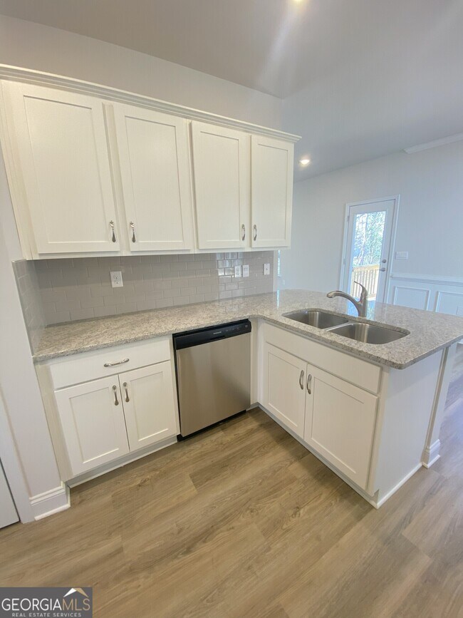 Building Photo - 210 Laney Dr