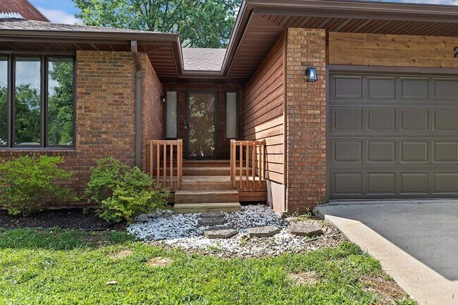 Building Photo - House for Rent in Lakewood Village Community