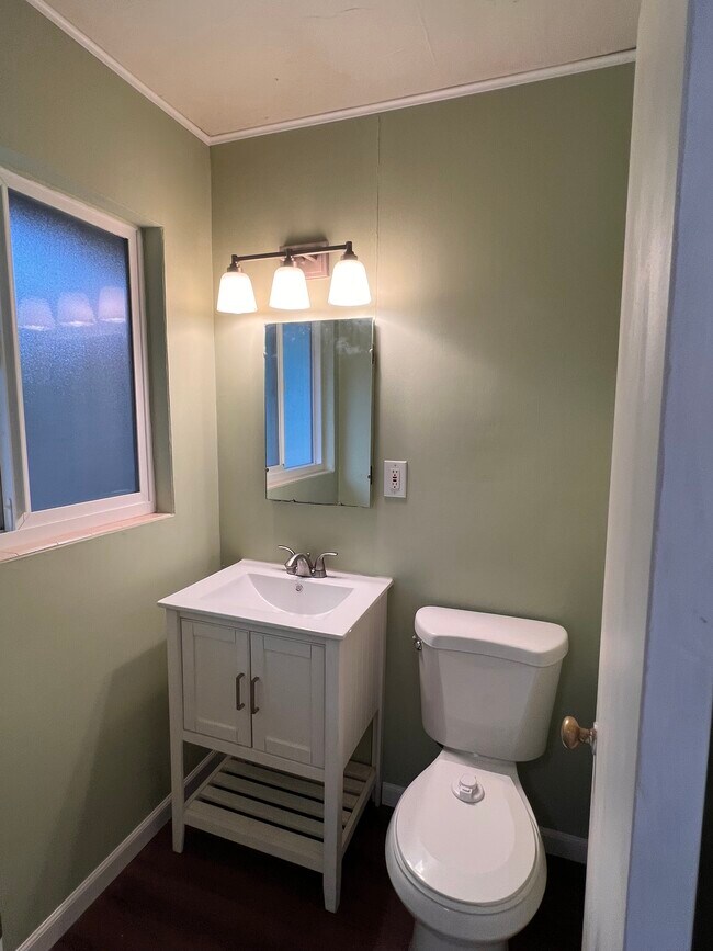 Building Photo - 1701 Pitt Ave