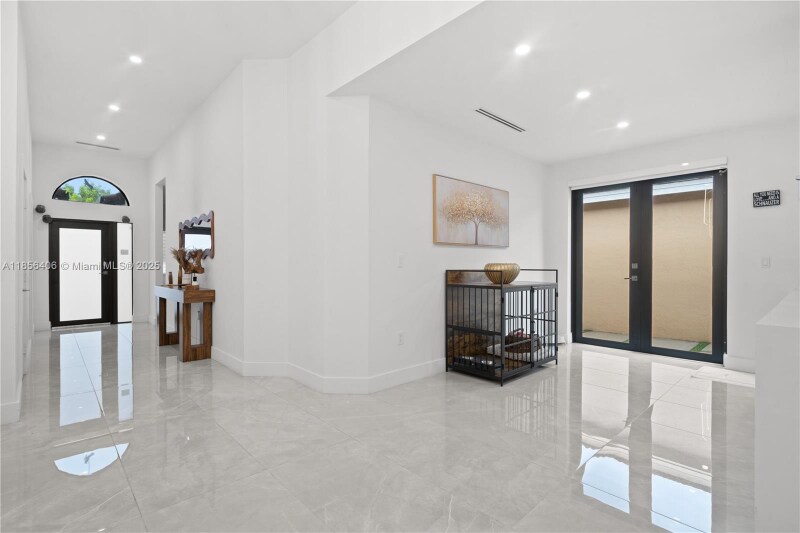 Building Photo - 156 SW 156th Ct
