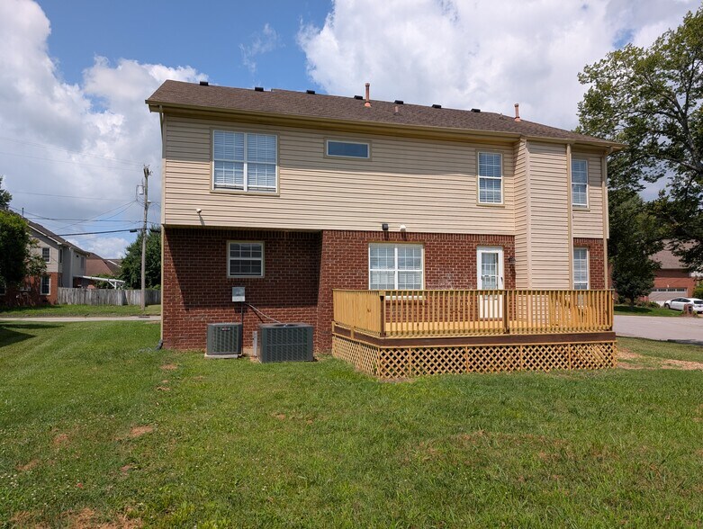 Building Photo - 4713 Derbyshire Dr