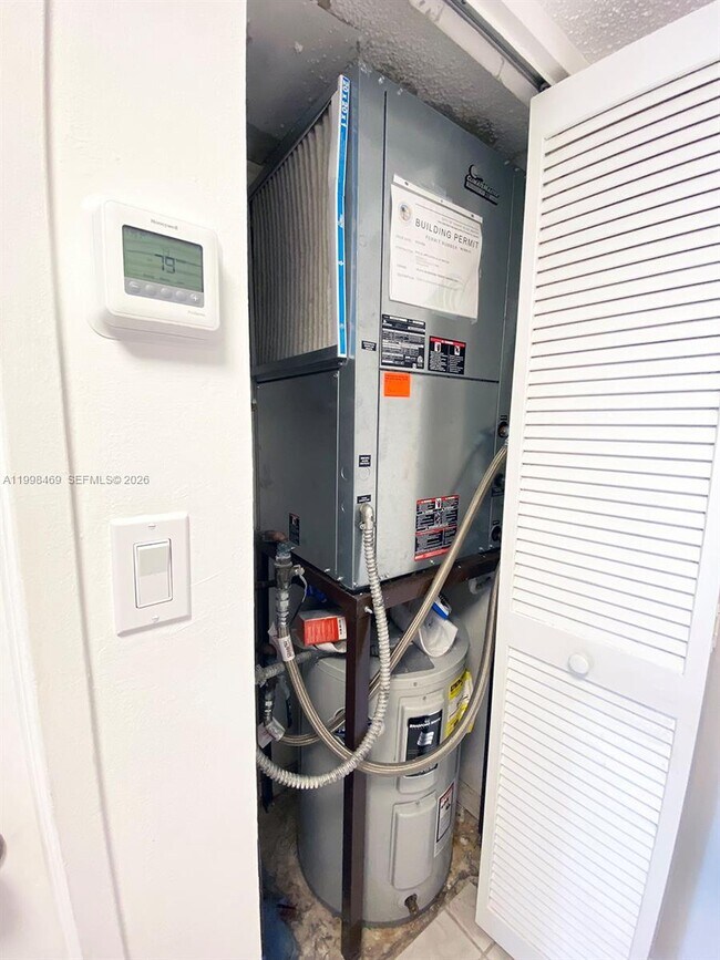 Building Photo - 290 174th St St