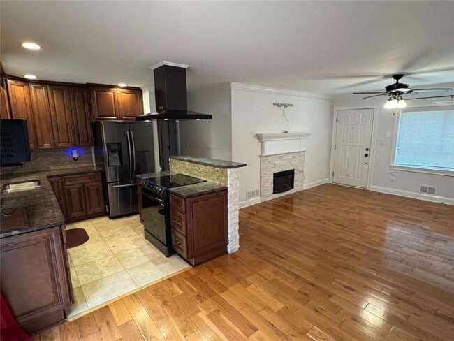 Building Photo - 837 Parkstone Dr