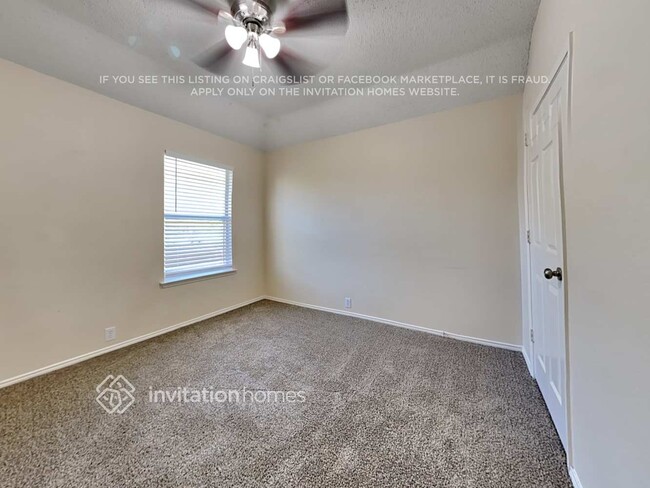 Building Photo - 1804 Lacey Oak Ln