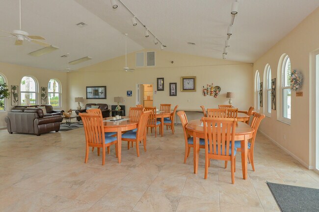 Building Photo - 2504 SE Anchorage Cove