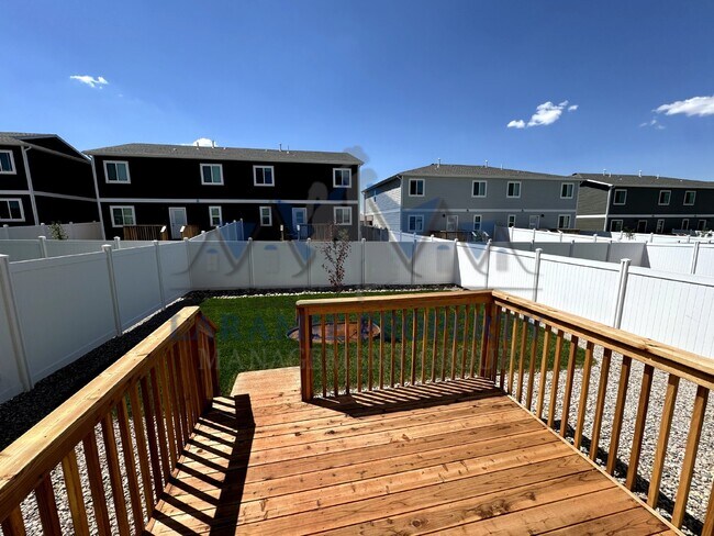 Building Photo - 4-Bedroom, 4.5 bath Condo - $1,000 off Sep...