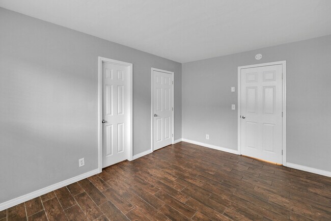 Primary Suite 3 - 4475 Dale Ave
