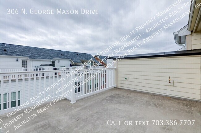 Building Photo - 306 N George Mason Dr