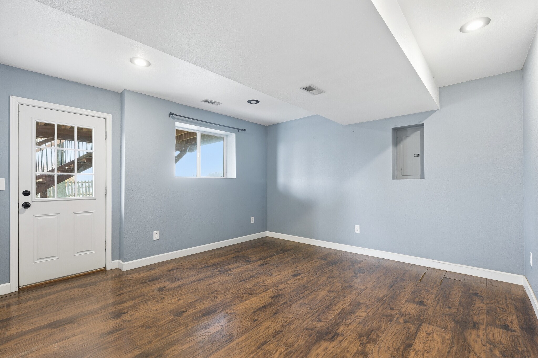 Building Photo - 11516 N Windsor Ave