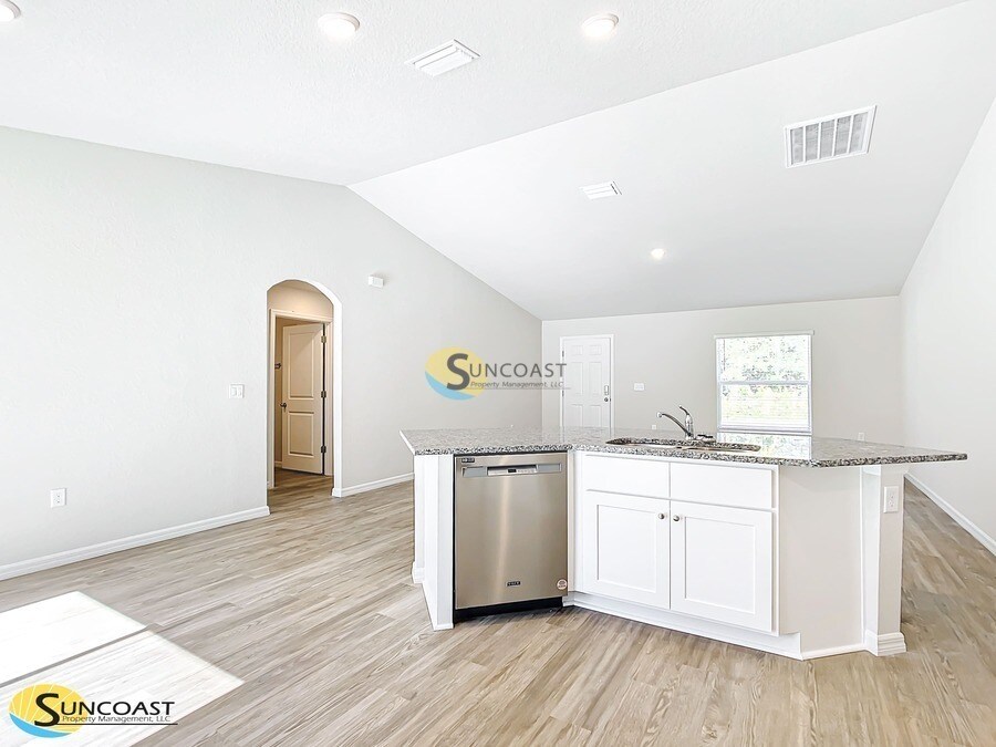 Building Photo - 6763 E Gurley St