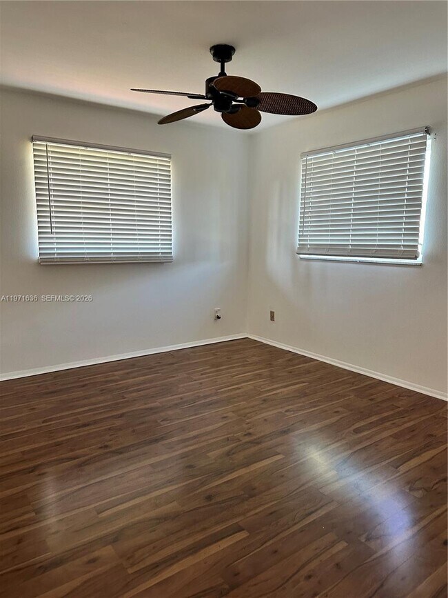 Building Photo - 108 SE Soneto Ct