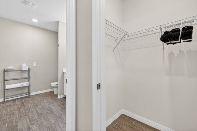 Building Photo - 14567 Edgewater Cir