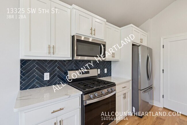 Building Photo - 13325 SW 5th St