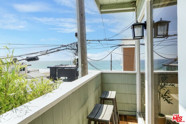 Building Photo - 4400 Ocean Dr